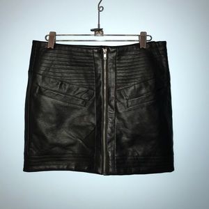 Jack by B.B. Dakota black zip leather skirt